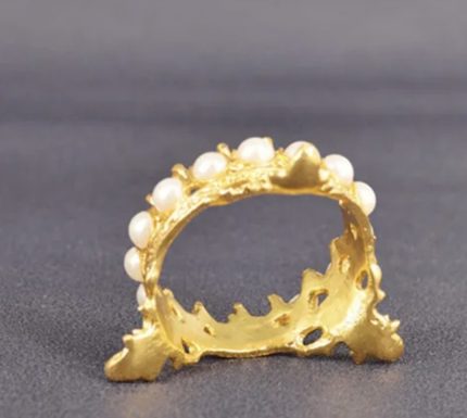 Corona porta pincel dorada