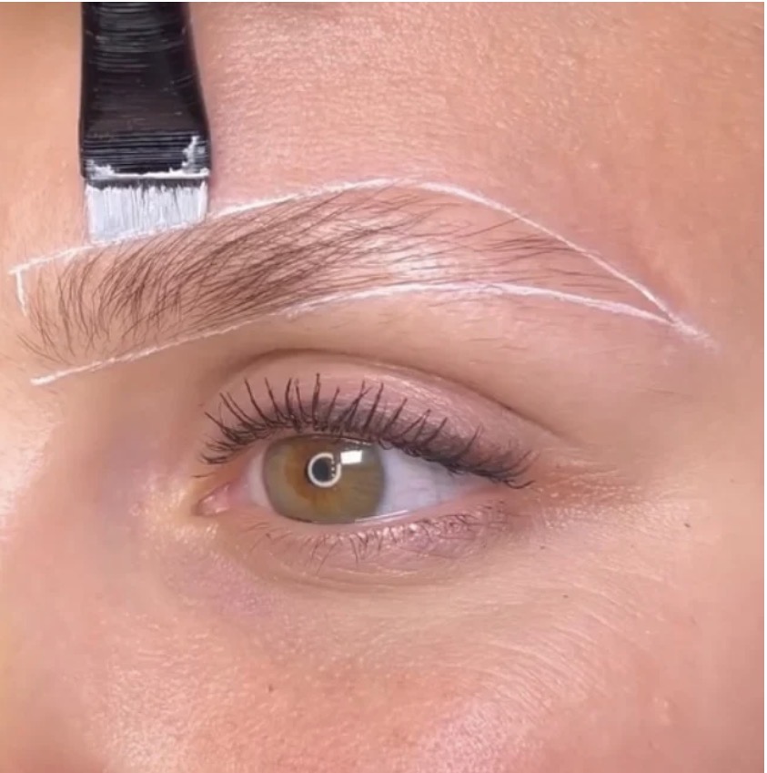 Pasta blanca para cejas y contorno de labios MAXYMOVA - Imagen 3